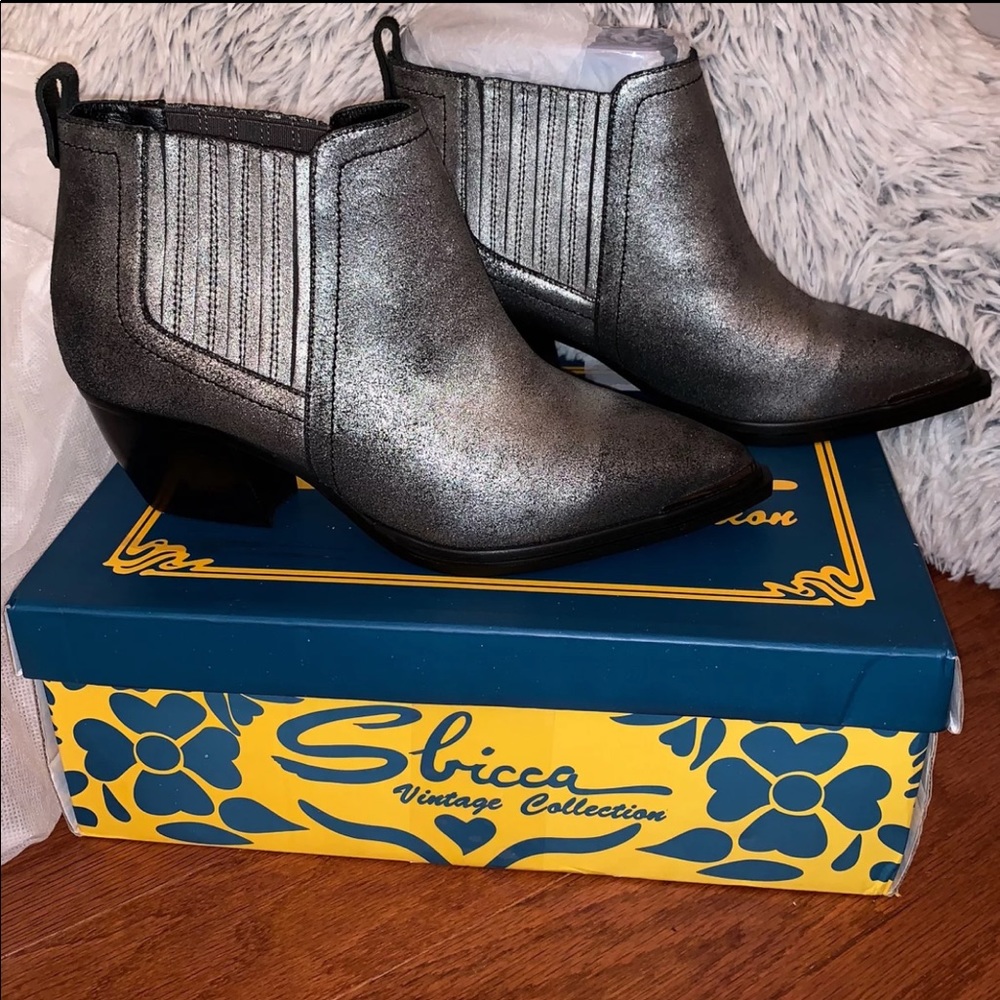 NWT Sbicca Booties